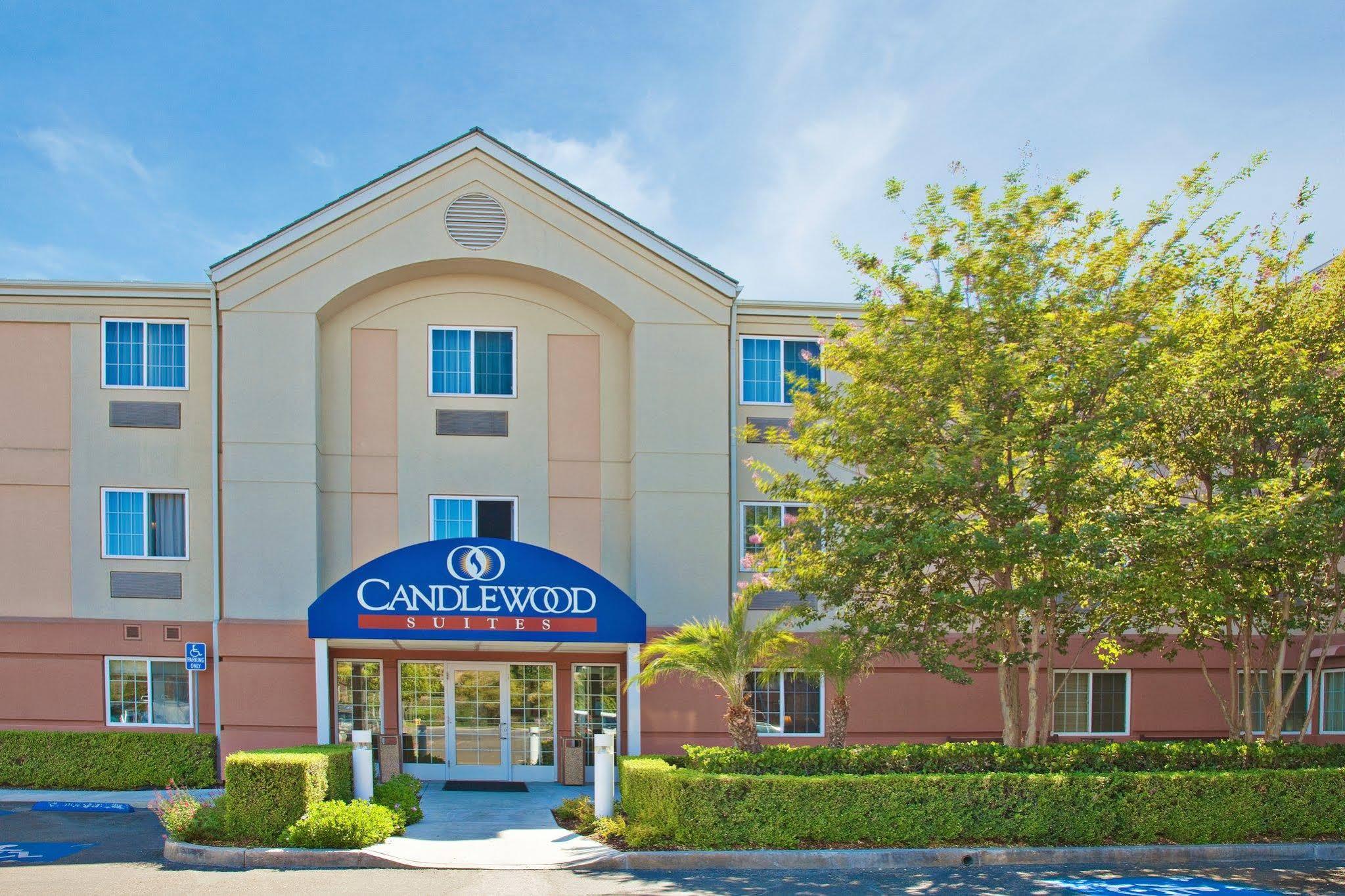 Sonesta Simply Suites Irvine East Foothill Lake Forest Exterior foto
