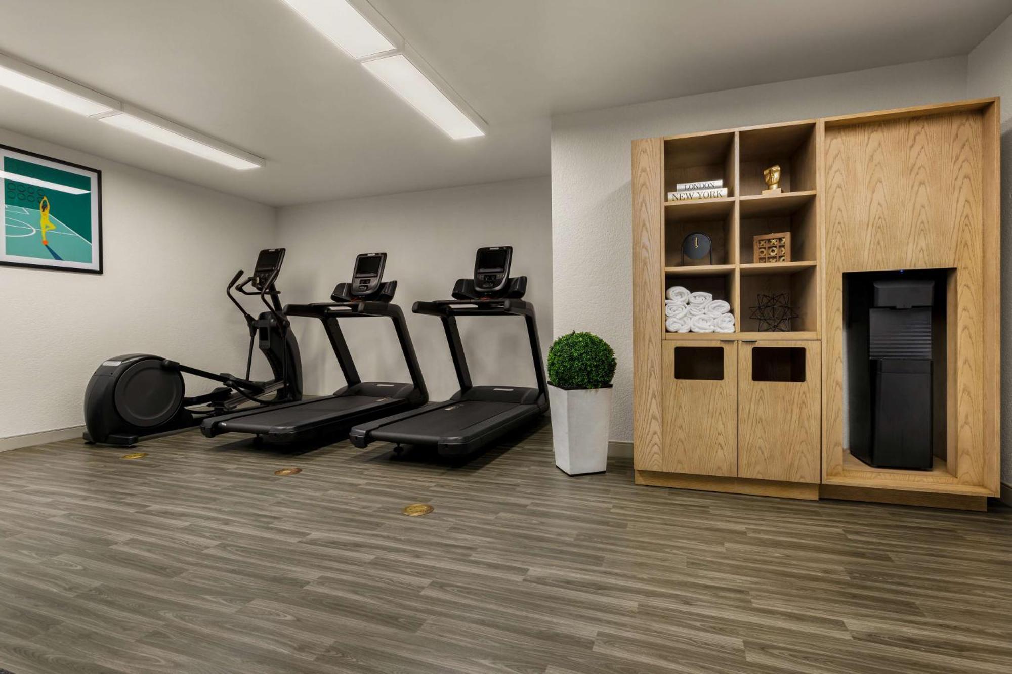 Sonesta Simply Suites Irvine East Foothill Lake Forest Exterior foto