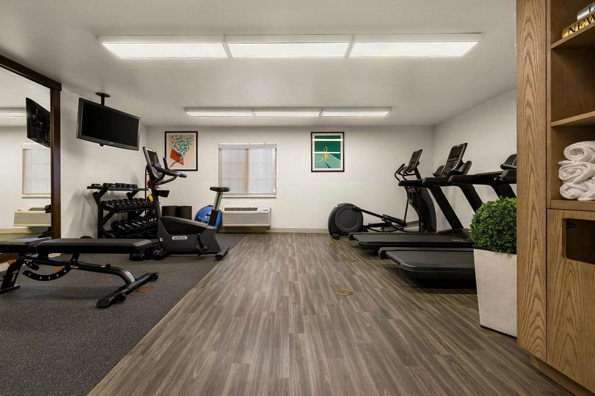 Sonesta Simply Suites Irvine East Foothill Lake Forest Exterior foto