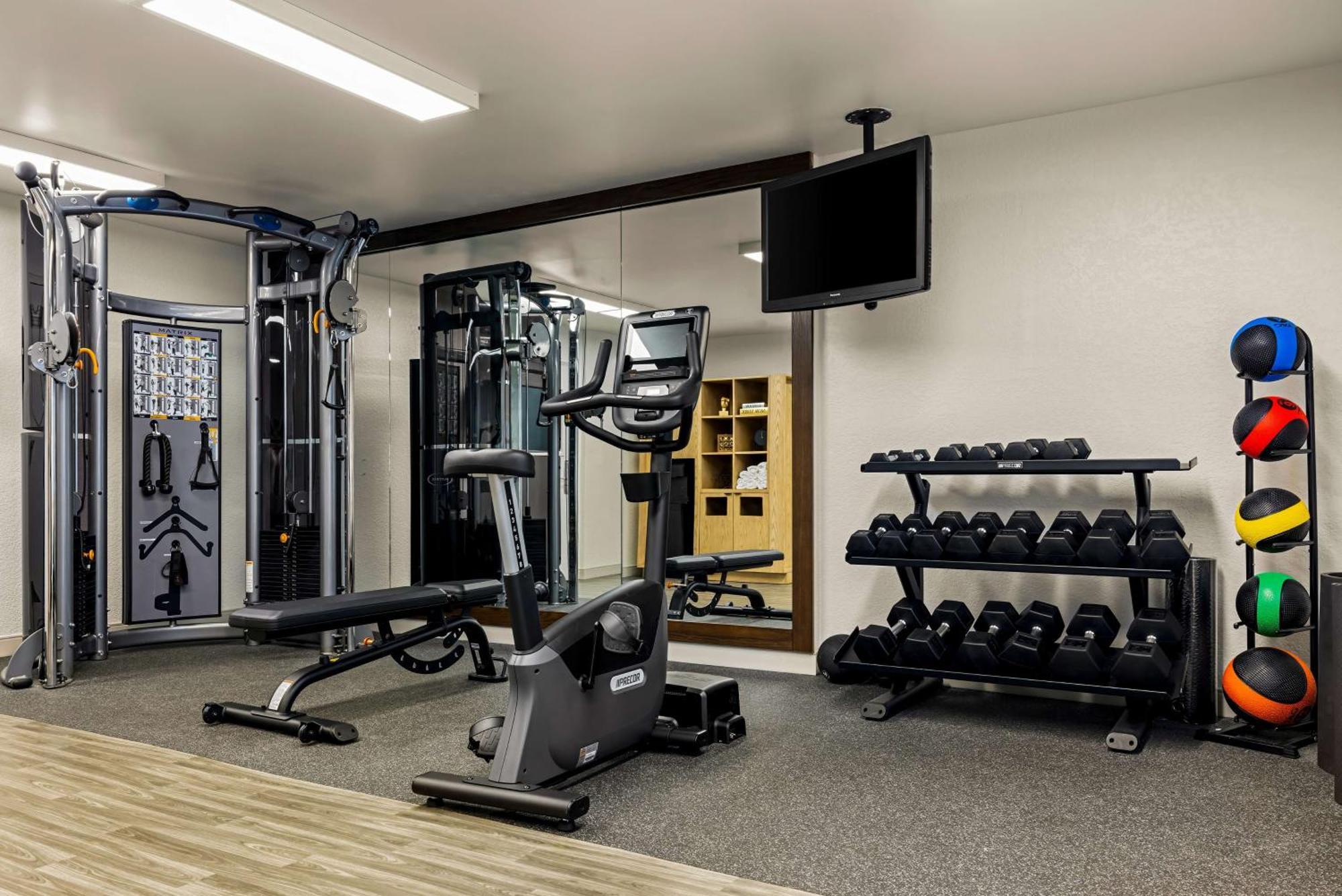 Sonesta Simply Suites Irvine East Foothill Lake Forest Exterior foto