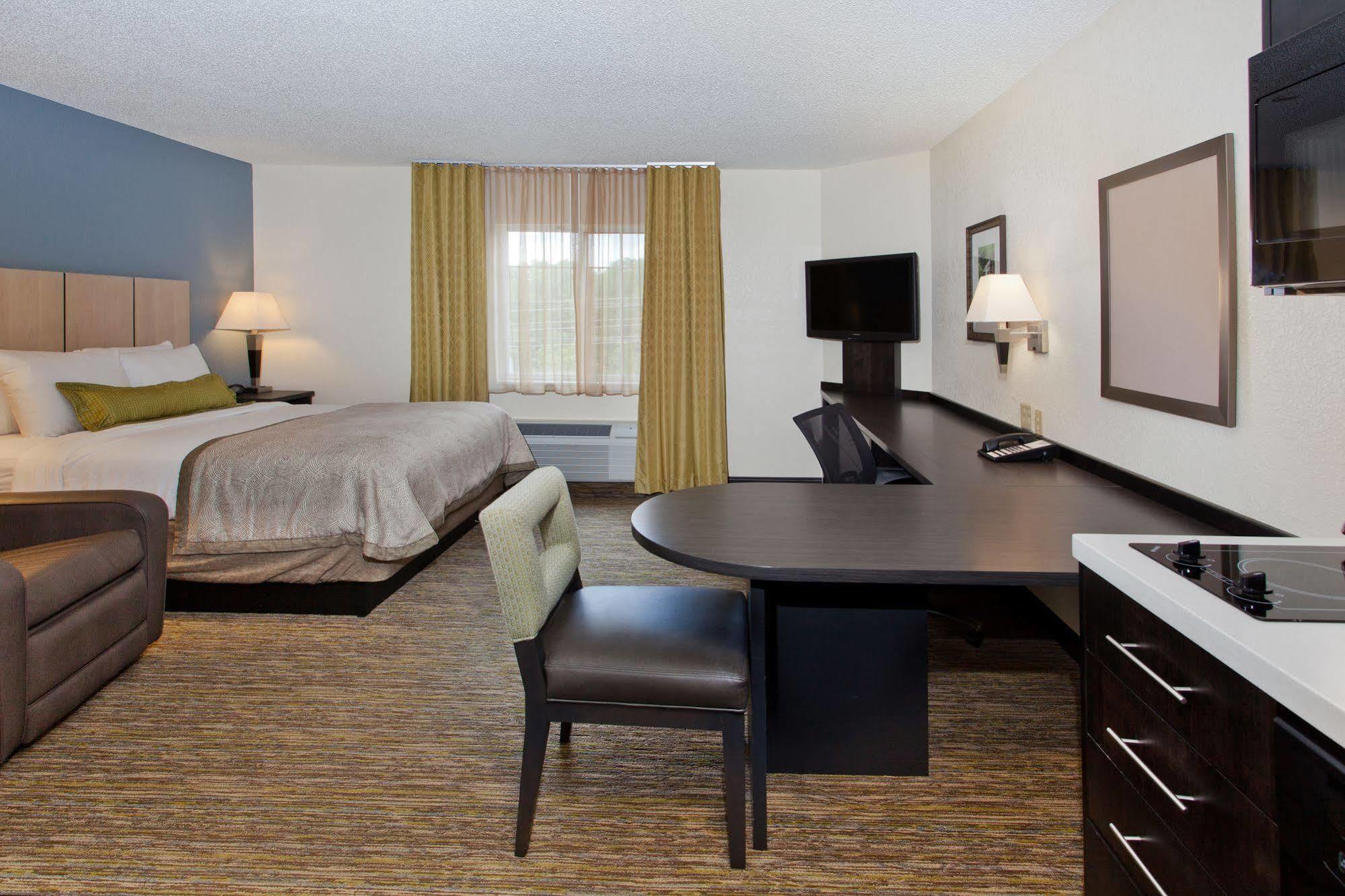 Sonesta Simply Suites Irvine East Foothill Lake Forest Exterior foto